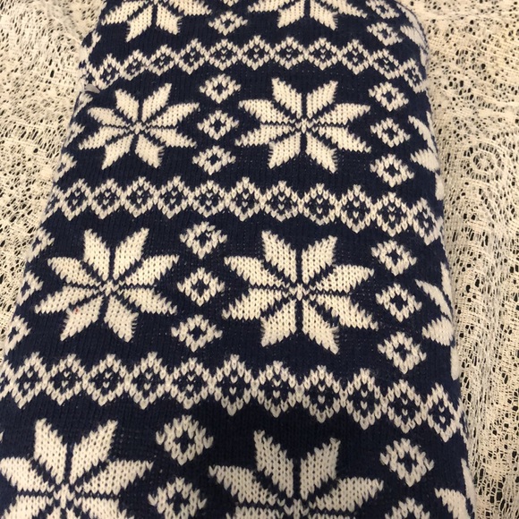 NWT Christmas Tree Skirt Blue & White Knit Sweater Material w/ Faux Fur Trim 40" - Picture 6 of 7